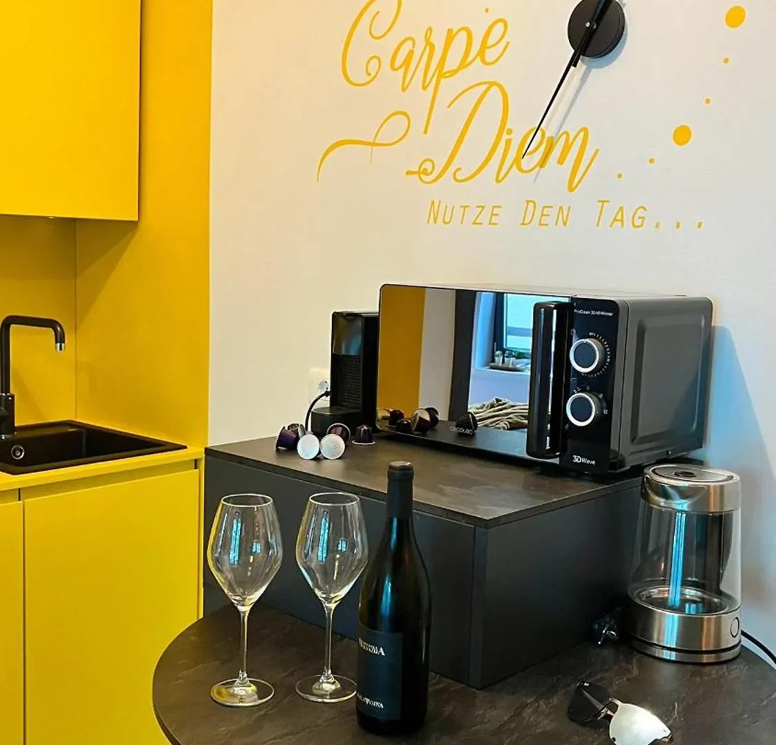 NEU COLIBRI-Design-Appartment mit großer Terrasse, Zugang zur Bucht Pjescana Uvala Apartment