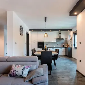 Gabrijela Apartment
